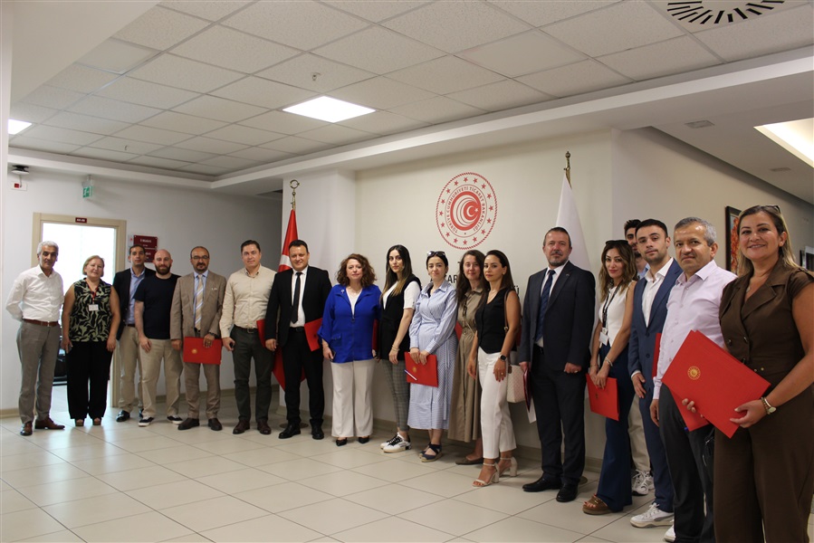 İLİMİZDE FAALİYET GÖSTEREN TİCARET ERBABINA YÖNELİK KOOPERATİFÇİLİK VE TÜKETİM KOOPERATİFLERİ KONULU BİR BİLGİLENDİRME TOPLANTISI YAPILDI.